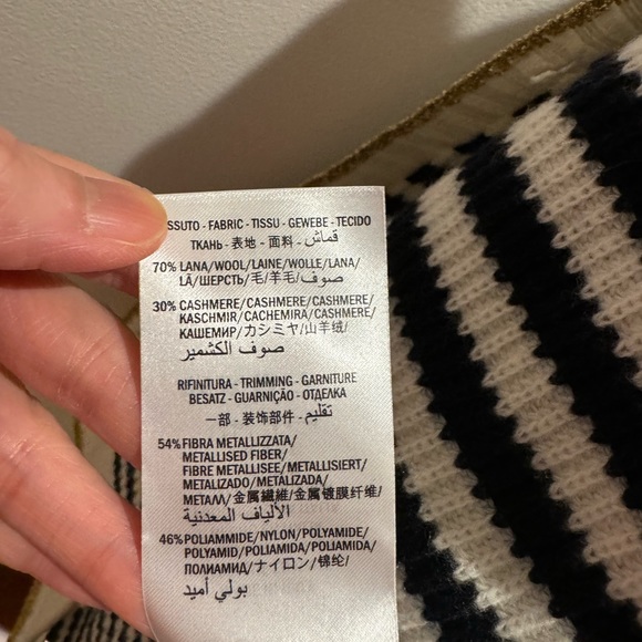 Gucci, Brand new with tags. wool/cashmere blend cardigan - Picture 2 of 10